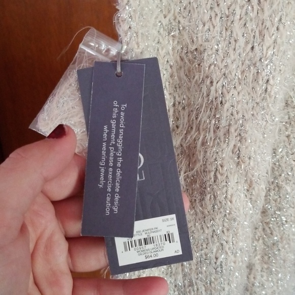 Sweater - Picture 4 of 6